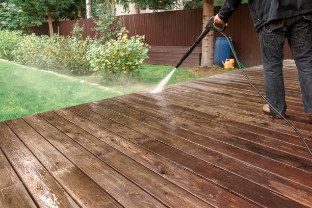Best Pool Deck Cleaning  in Shiner, TX